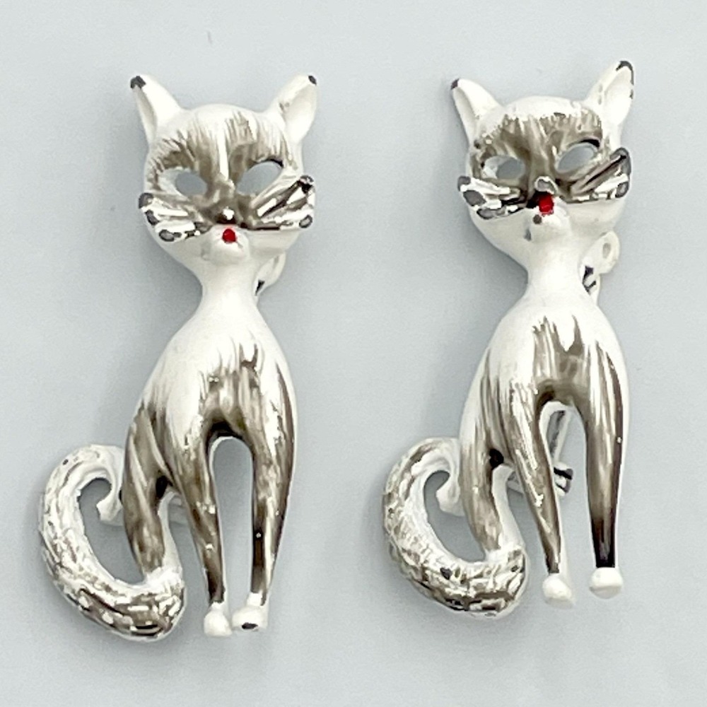 Vintage 1960s White Siamese Cat Brooch Pin Set Silver Tone Red Nose 1.5" Painted
